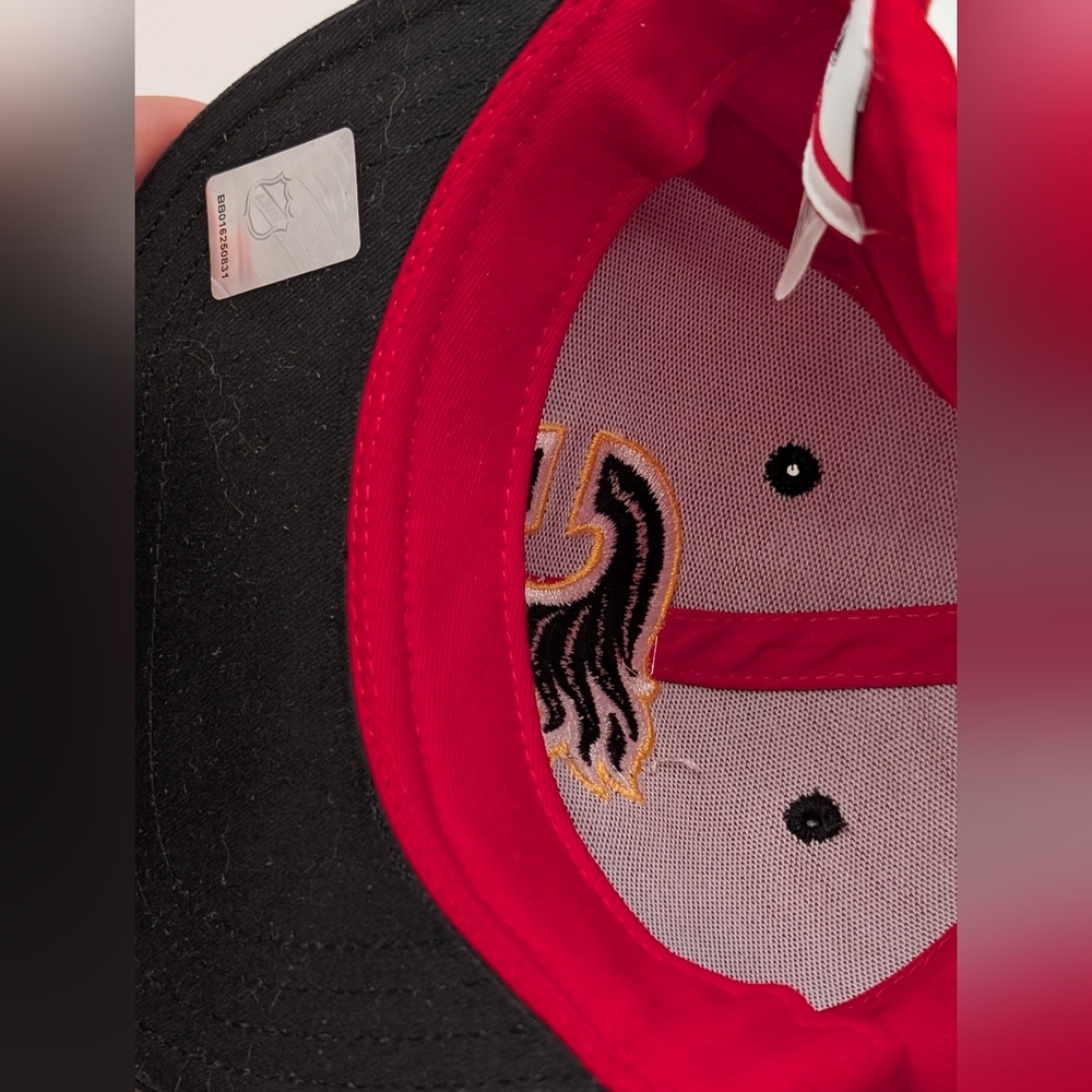 NHL Hockey 🏒 Calgary Flames Kids Cap - Picture 9 of 9